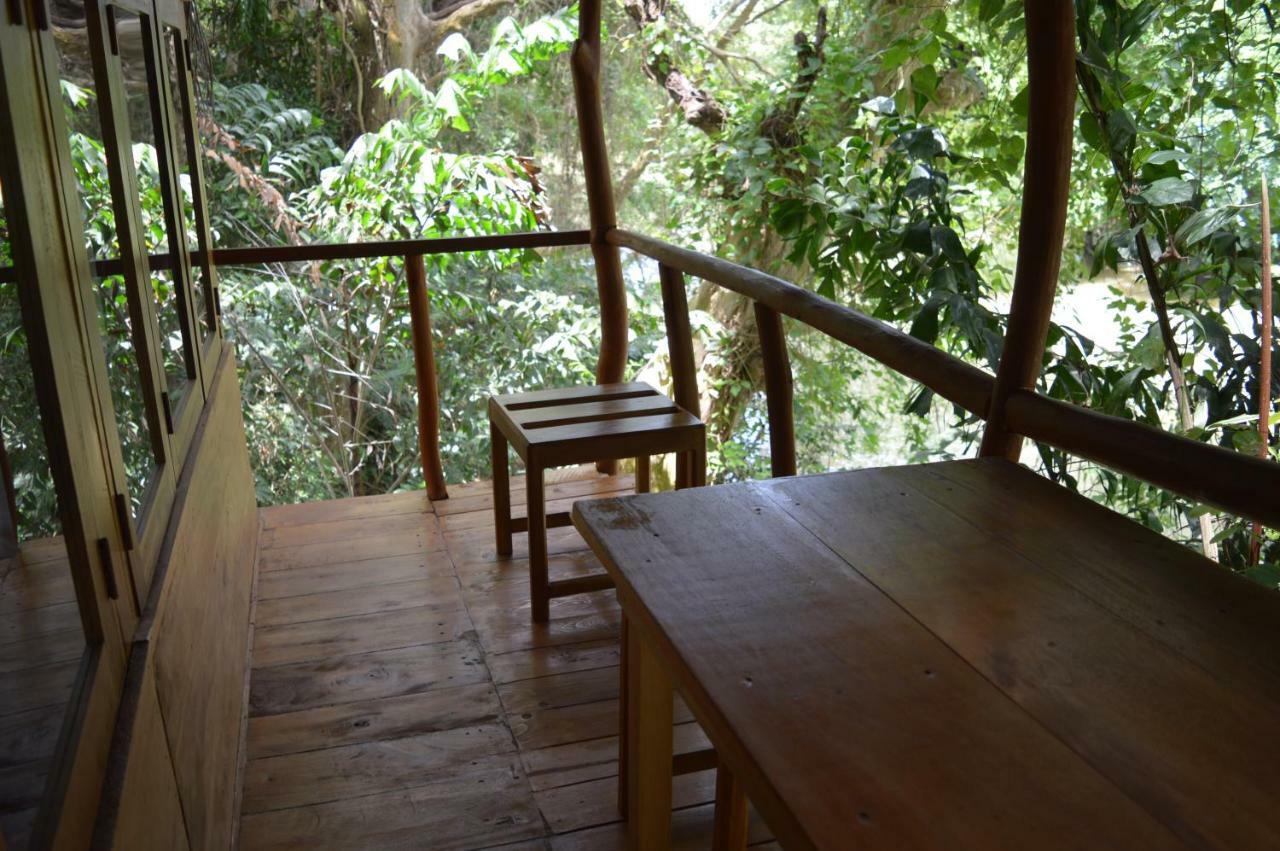 Villa Kumbuk Tree House Tissamaharama Exterior foto